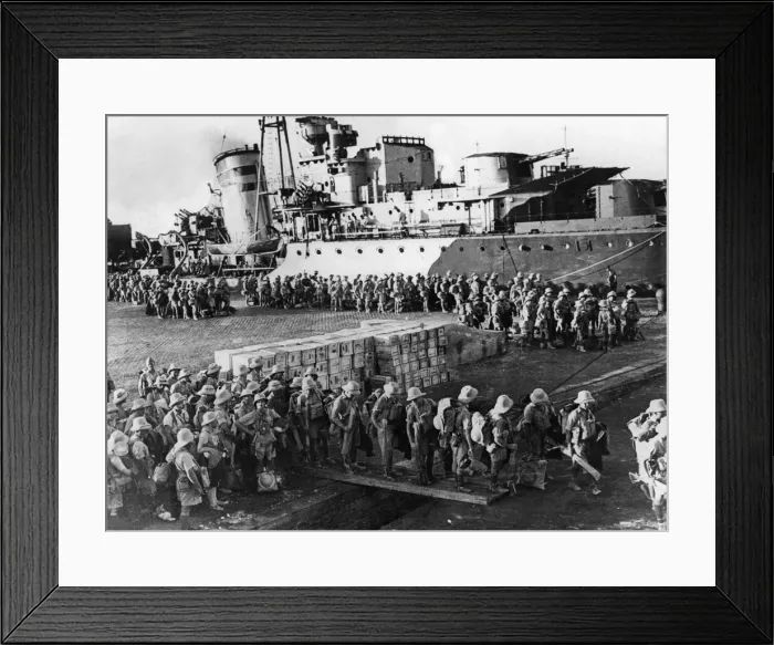 Framed Print : Hundreds of Polish troops leave a port in Egypt for Tobruk. October 1941 Framed Print : Hundreds of Polish troops leave a port in Egypt for Tobruk. October 1941