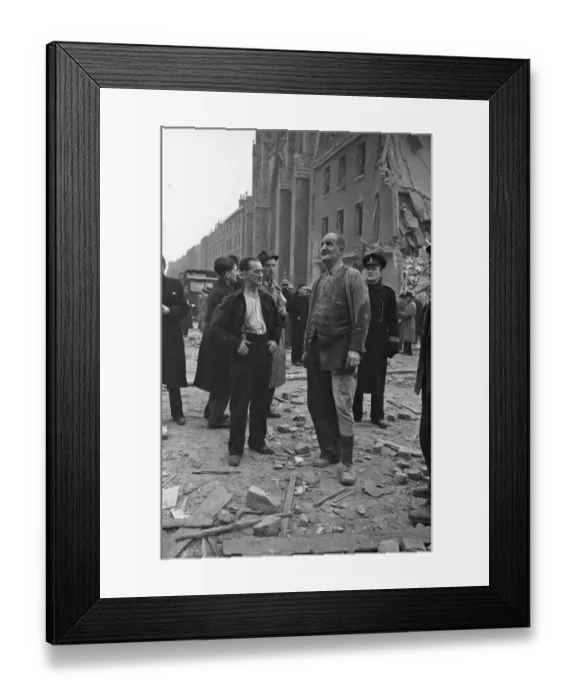 Framed Print : Dazed patients outside the Central London Ophthalmic Hospital Grays Inn Road