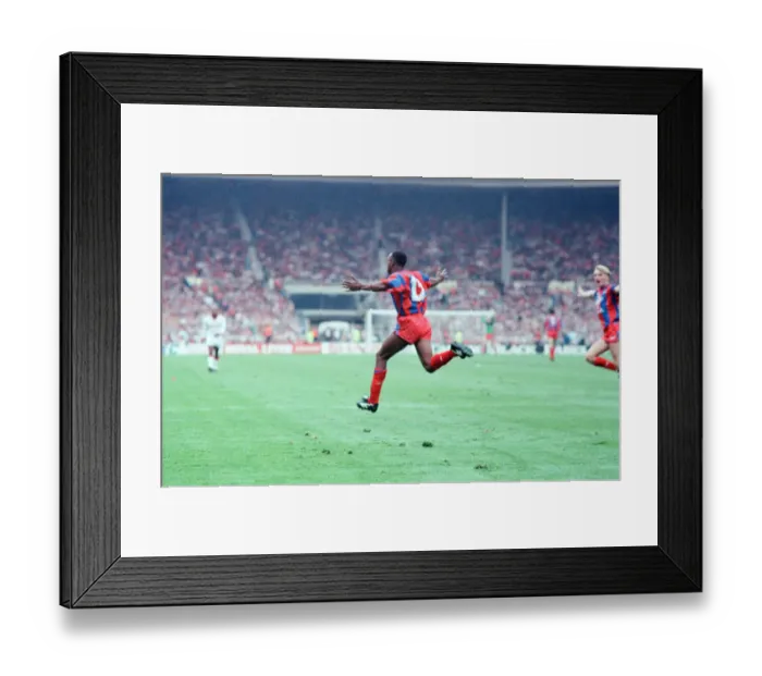 Framed Print : Crystal Palace 3-3 Manchester United, FA Cup Final, Wembley Stadium Framed Print : Crystal Palace 3-3 Manchester United, FA Cup Final, Wembley Stadium