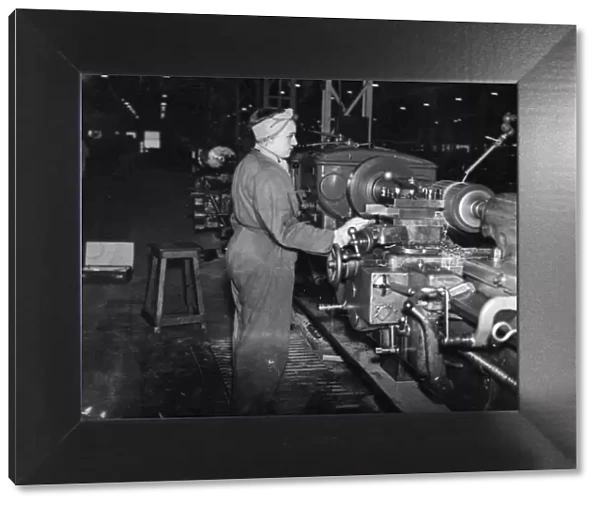 Girls was work on the machines at a Royal Ordnance Factory Engineering factory in