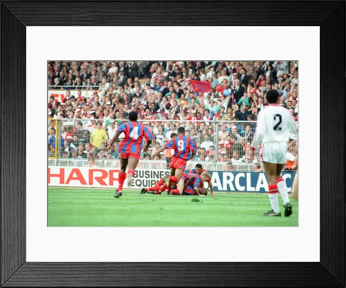Framed Print : Crystal Palace 3-3 Manchester United, FA Cup Final, Wembley Stadium Framed Print : Crystal Palace 3-3 Manchester United, FA Cup Final, Wembley Stadium