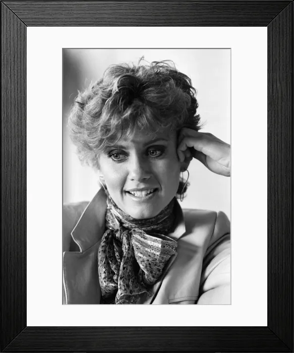 Framed Print : Actress Olivia Newton John. 27th September 1981 Framed Print : Actress Olivia Newton John. 27th September 1981