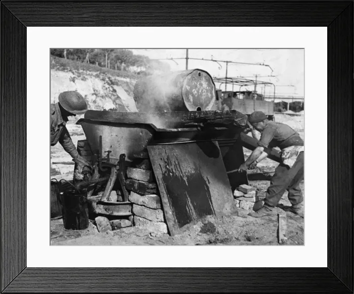 Framed Print : The heavy flow of traffic over the two main roads in the bridgehead at Anzio Framed Print : The heavy flow of traffic over the two main roads in the bridgehead at Anzio