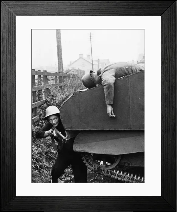 Framed Print : Anti-invasion exercise in Lincolnshire. September 1942 Framed Print : Anti-invasion exercise in Lincolnshire. September 1942
