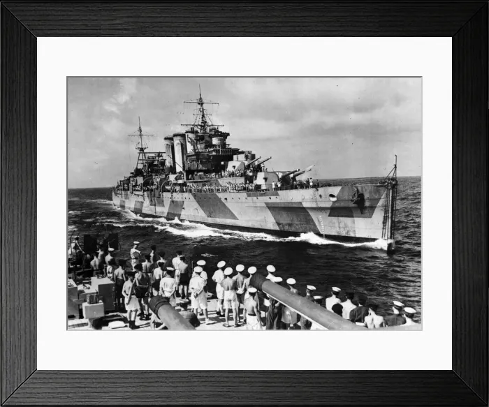 Framed Print : HMS Devonshire coming alongside HMS Mauritius to pass the mail Framed Print : HMS Devonshire coming alongside HMS Mauritius to pass the mail