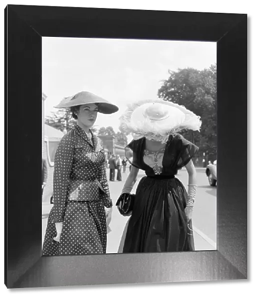 Royal Ascot 1955, Models, Colleen Pexter (left) of South Africa with Cynthia Oberholzer