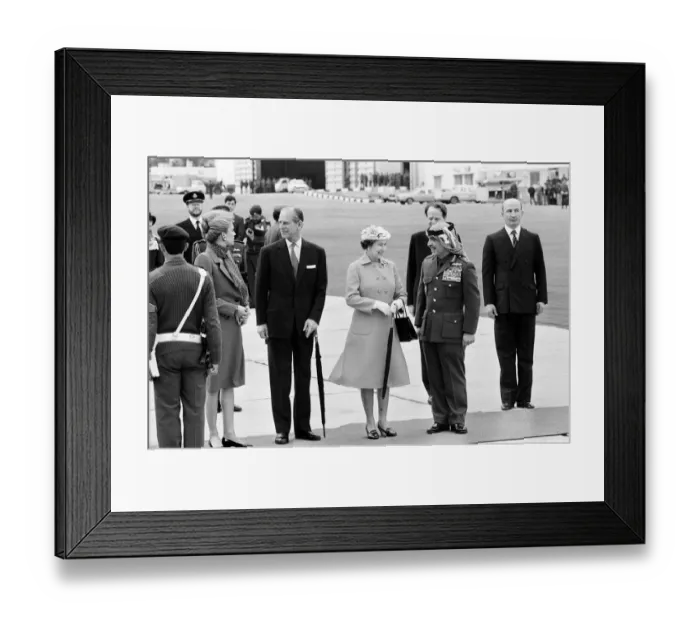 Framed Print : Queen Elizabeth II visits the Martyrs Memorial in Amman, Jordan Framed Print : Queen Elizabeth II visits the Martyrs Memorial in Amman, Jordan