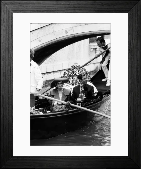Framed Print : Prince Charles, Prince of Wales and Diana, Princess of Wales on a gondola in Venice Framed Print : Prince Charles, Prince of Wales and Diana, Princess of Wales on a gondola in Venice