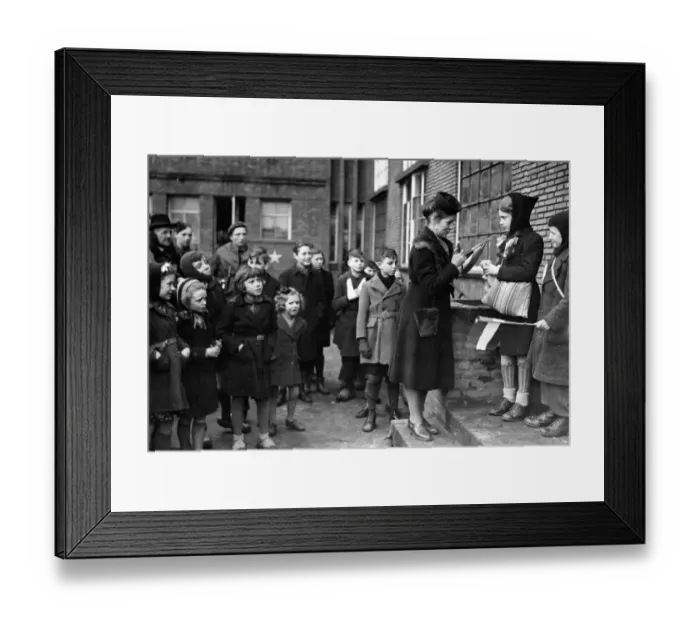 Framed Print : Dutch children who are to travel to Coventry. February 1945 Framed Print : Dutch children who are to travel to Coventry. February 1945