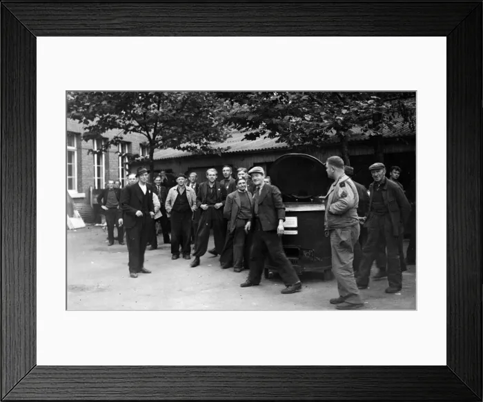 Framed Print : Dutch workers conscripted by the Germans. September 1944 Framed Print : Dutch workers conscripted by the Germans. September 1944