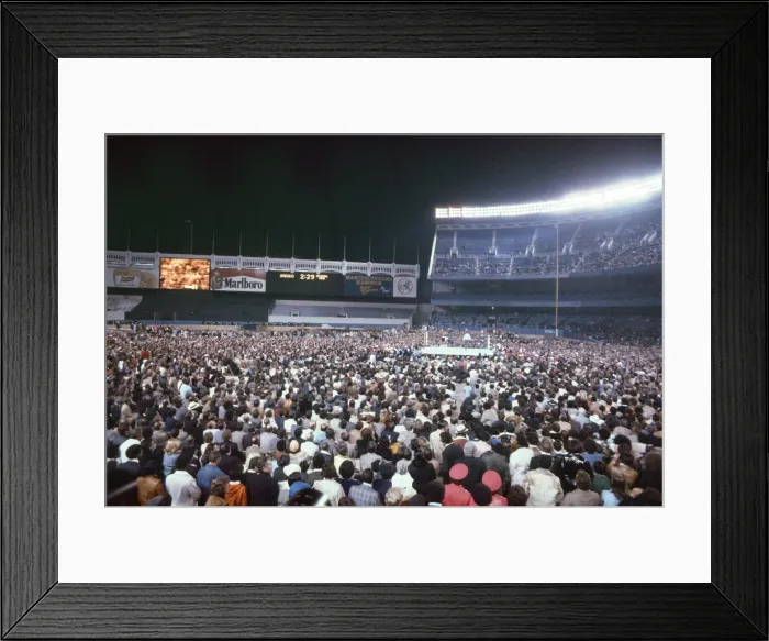 Framed Print : Action during the heavyweight world title fight between Muhammad Ali