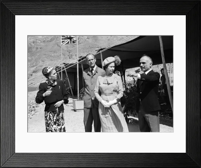 Framed Print : Royal visit to Jordan. Queen Noor of Jordan, Prince Philip, Duke of Edinburgh Framed Print : Royal visit to Jordan. Queen Noor of Jordan, Prince Philip, Duke of Edinburgh