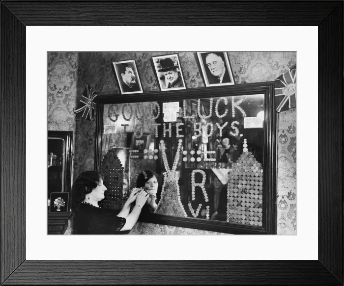 Framed Print : A charity drive in the Wolverley Arms pub, Bethnal Green in aid of the Red Cross