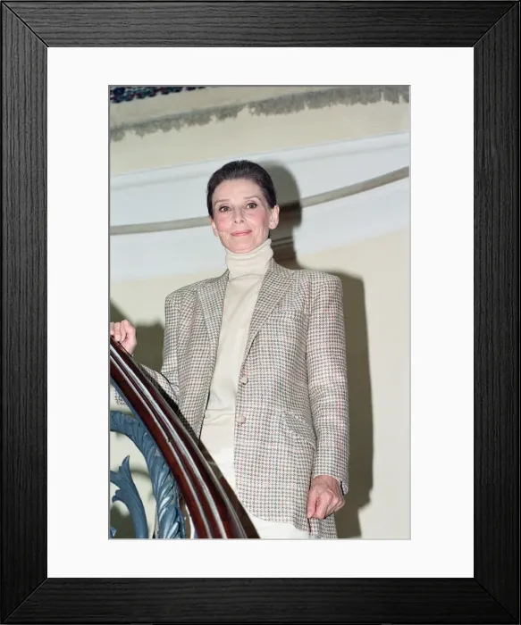 Framed Print : Audrey Hepburn speaking at UNICEF after returning from a trip to Somalia Framed Print : Audrey Hepburn speaking at UNICEF after returning from a trip to Somalia