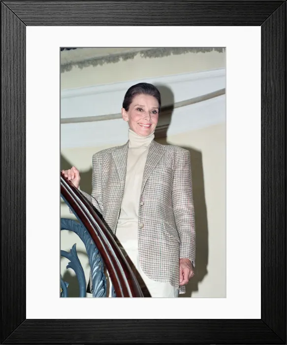 Framed Print : Audrey Hepburn speaking at UNICEF after returning from a trip to Somalia Framed Print : Audrey Hepburn speaking at UNICEF after returning from a trip to Somalia