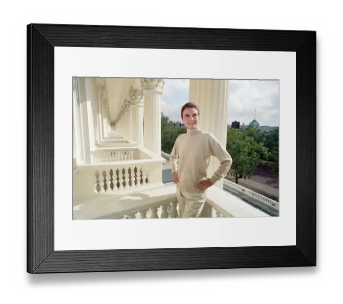 Framed Print : Audrey Hepburn speaking at UNICEF after returning from a trip to Somalia Framed Print : Audrey Hepburn speaking at UNICEF after returning from a trip to Somalia
