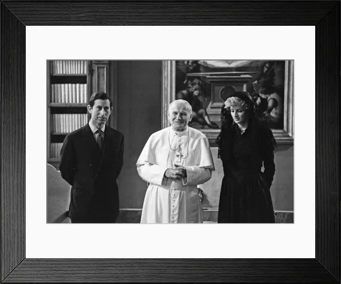 Framed Print : Prince Charles, Prince of Wales and Diana, Princess of Wales meet Pope John Paul II Framed Print : Prince Charles, Prince of Wales and Diana, Princess of Wales meet Pope John Paul II