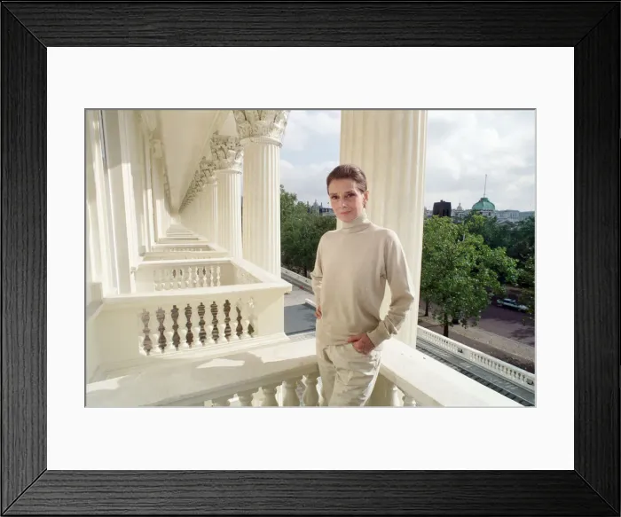 Framed Print : Audrey Hepburn speaking at UNICEF after returning from a trip to Somalia Framed Print : Audrey Hepburn speaking at UNICEF after returning from a trip to Somalia