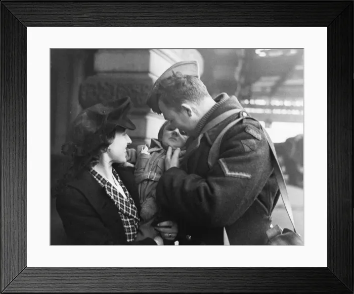 Framed Print : Cpl Alton Waldron of Quebec, Canada, saying goodbye to his wife and baby son Robert Framed Print : Cpl Alton Waldron of Quebec, Canada, saying goodbye to his wife and baby son Robert
