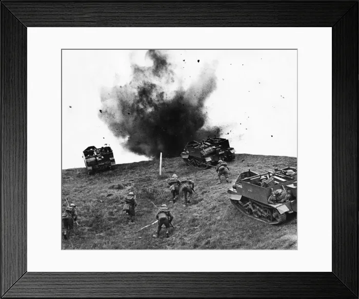 Framed Print : The Royal Berkshire Regiment in training. (Picture Framed Print : The Royal Berkshire Regiment in training. (Picture