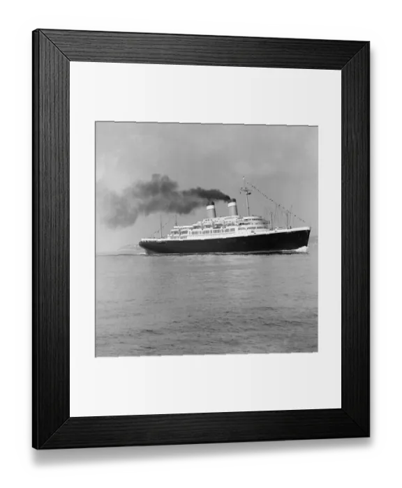 Framed Print : Grace Kelly arrives in Monte Carlo for her wedding to Prince Rainier III in the following