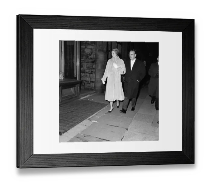 Framed Print : Prince Rainier and Princess Grace of Monaco do some window shopping in Bond Street Framed Print : Prince Rainier and Princess Grace of Monaco do some window shopping in Bond Street