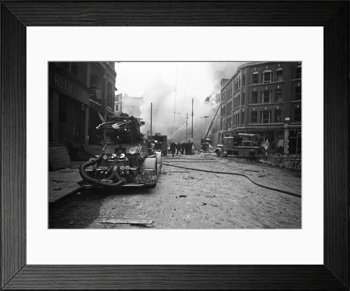 Framed Print : Fire fighters and emergency workers fight a fire at Brown Brothers, Great Eastern Street Framed Print : Fire fighters and emergency workers fight a fire at Brown Brothers, Great Eastern Street