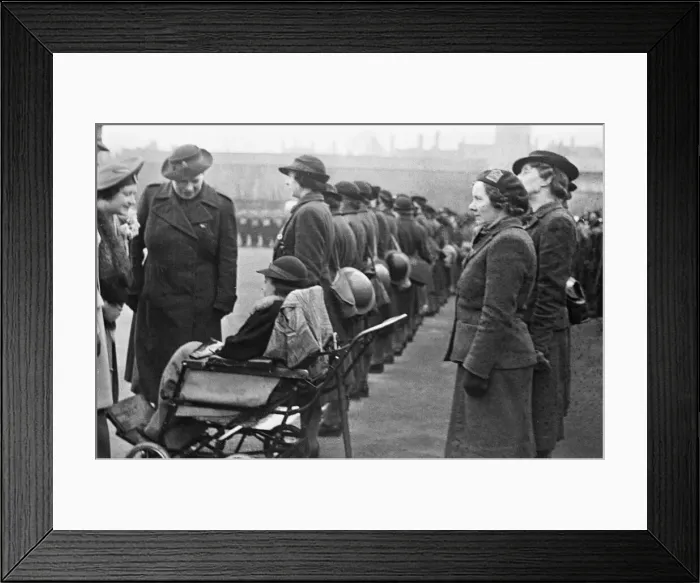 Framed Print : His Majesty King George VI and Queen Elizabeth meet members of the emergency Framed Print : His Majesty King George VI and Queen Elizabeth meet members of the emergency