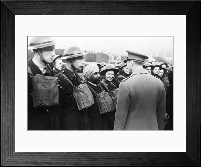 Framed Print : King George VI tours the bomb shattered areas of Birmingham following the city suffering Framed Print : King George VI tours the bomb shattered areas of Birmingham following the city suffering