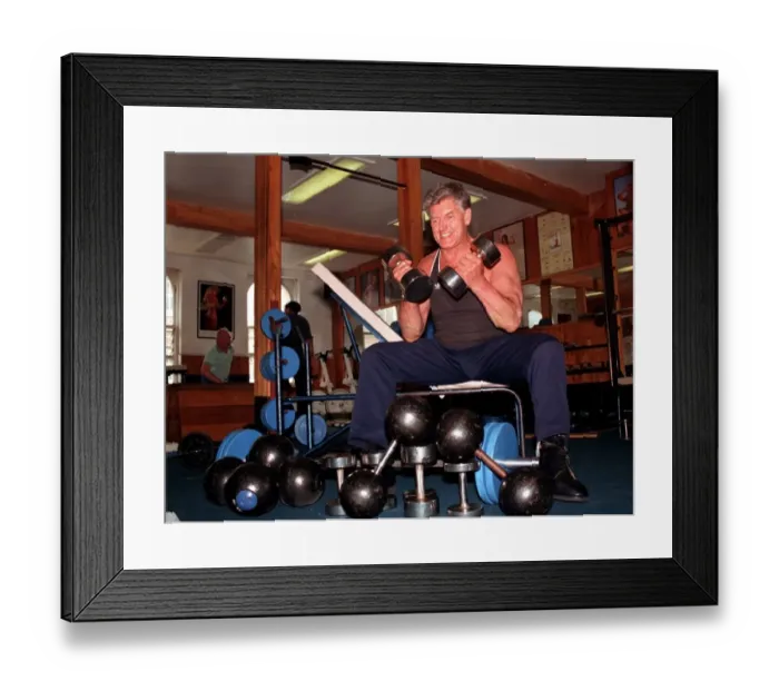Framed Print : DAVE PROWSE, ACTOR, IN PHOTOCALL EXERCISING IN GYM - 91  /  7433 -----