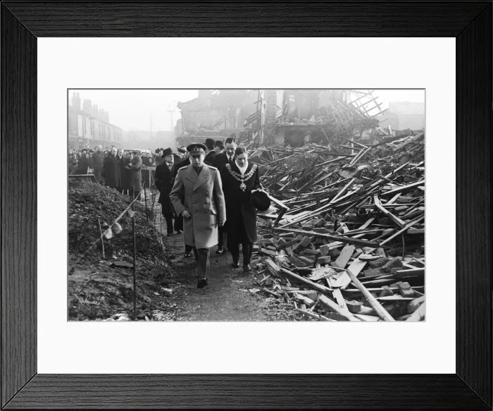 Framed Print : King George VI tours the bomb shattered areas of Birmingham following the city suffering