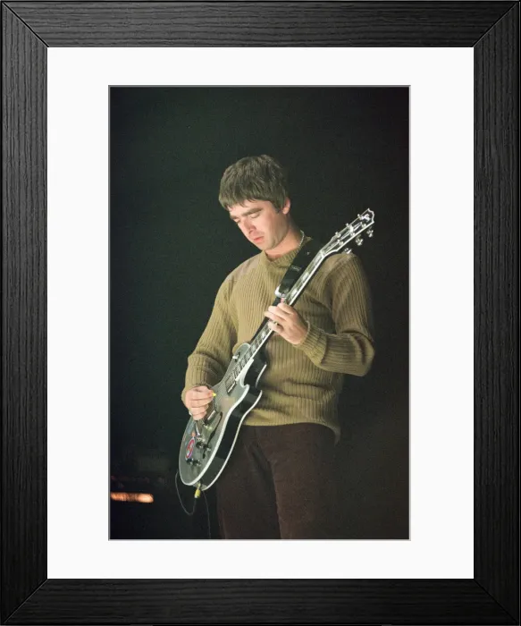 Framed Print : Noel Gallagher of Oasis performing at Newcastle Arena during their Be Here Now Tour