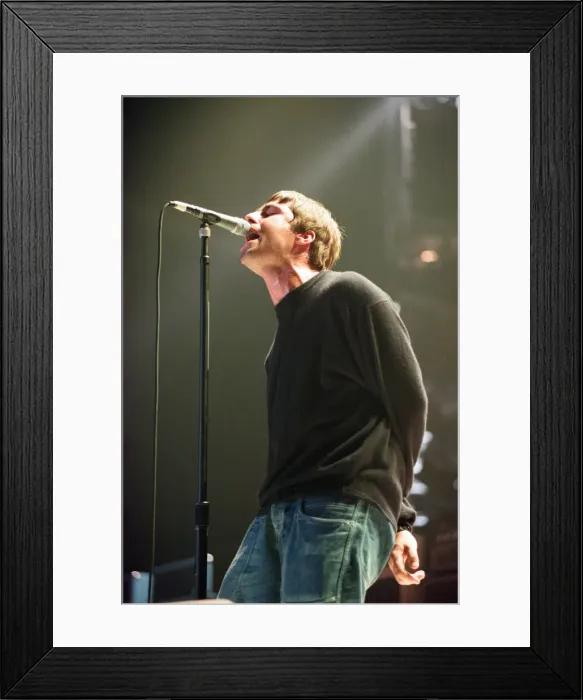 Framed Print : Liam Gallagher of Oasis performing at Newcastle Arena during their Be Here Now Tour
