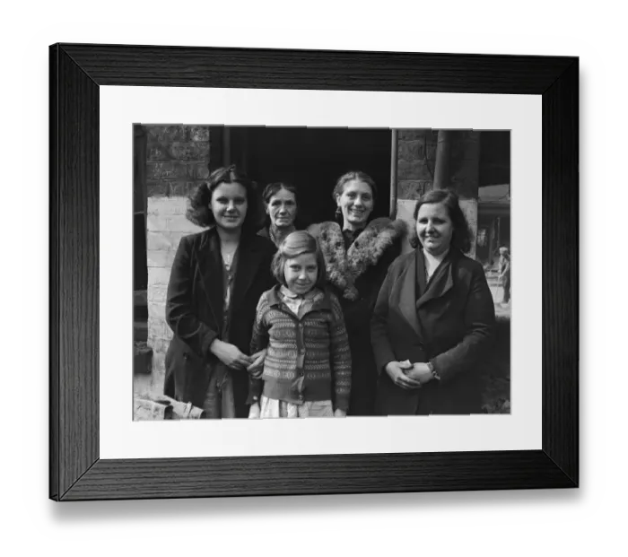 Framed Print : Members of the Perks and Morrin families of Highgate Road, Balsall Heath