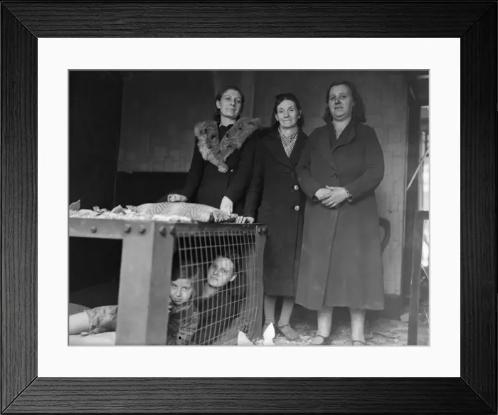 Framed Print : Leading Aircraftman Horace Perks, his wife, nine year old daughter Framed Print : Leading Aircraftman Horace Perks, his wife, nine year old daughter