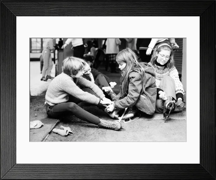 Framed Print : Guildford Children enjoy a day out coach trip to Richmond Ice Rink in Twickenham