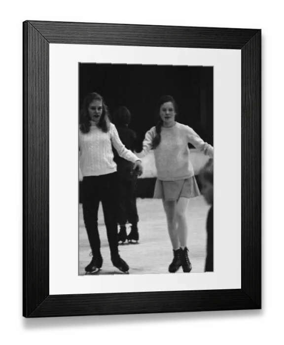Framed Print : Guildford Children enjoy a day out coach trip to Richmond Ice Rink in Twickenham Framed Print : Guildford Children enjoy a day out coach trip to Richmond Ice Rink in Twickenham