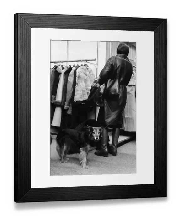 Framed Print : Harveys Sale, Guildford, Surrey, Tuesday 5th January 1971 Framed Print : Harveys Sale, Guildford, Surrey, Tuesday 5th January 1971