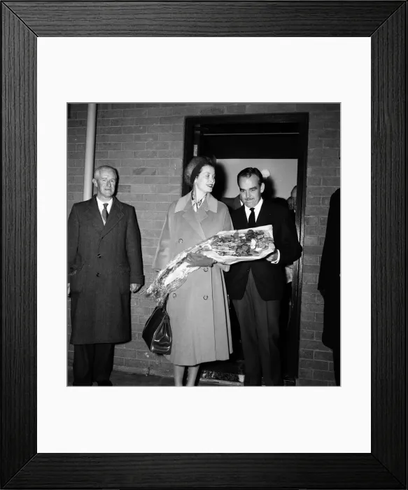 Framed Print : Prince Rainier III and Princess Grace of Monaco arriving in London to do some Christmas Framed Print : Prince Rainier III and Princess Grace of Monaco arriving in London to do some Christmas
