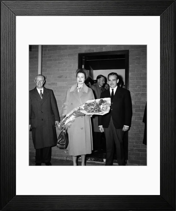 Framed Print : Prince Rainier III and Princess Grace of Monaco arriving in London to do some Christmas Framed Print : Prince Rainier III and Princess Grace of Monaco arriving in London to do some Christmas