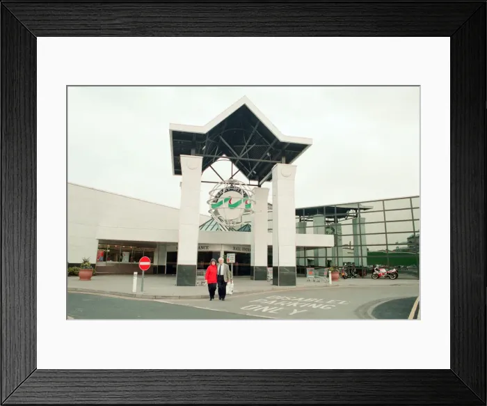 Framed Print : Merry Hill Shopping Centre in Brierley Hill, Metropolitan Borough of Dudley Framed Print : Merry Hill Shopping Centre in Brierley Hill, Metropolitan Borough of Dudley