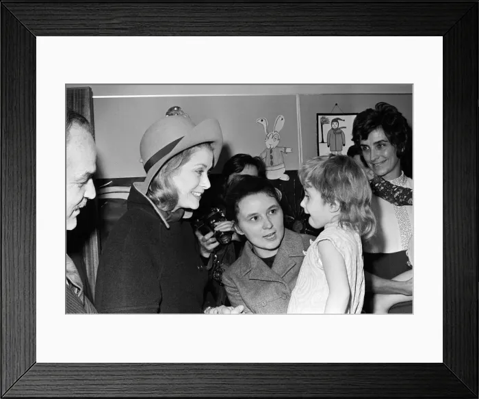Framed Print : Princess Grace and Prince Rainier of Monaco visits Pinderfields Hospital, Wakefield Framed Print : Princess Grace and Prince Rainier of Monaco visits Pinderfields Hospital, Wakefield