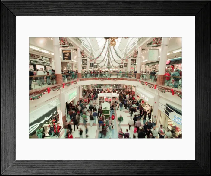 Framed Print : Customers pack Merry Hill Shopping Centre in Brierley Hill, first day of Christmas Sales Framed Print : Customers pack Merry Hill Shopping Centre in Brierley Hill, first day of Christmas Sales