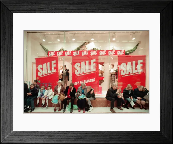 Framed Print : Customers pack Merry Hill Shopping Centre in Brierley Hill, first day of Christmas Sales Framed Print : Customers pack Merry Hill Shopping Centre in Brierley Hill, first day of Christmas Sales