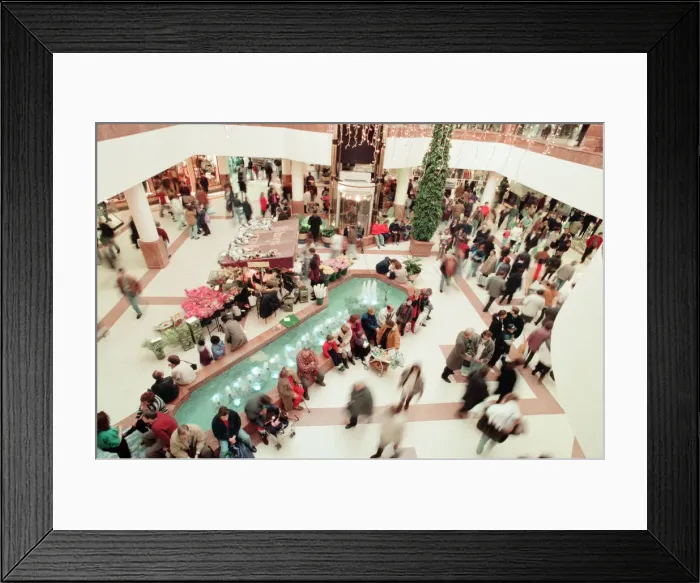 Framed Print : Customers pack Merry Hill Shopping Centre in Brierley Hill, first day of Christmas Sales Framed Print : Customers pack Merry Hill Shopping Centre in Brierley Hill, first day of Christmas Sales