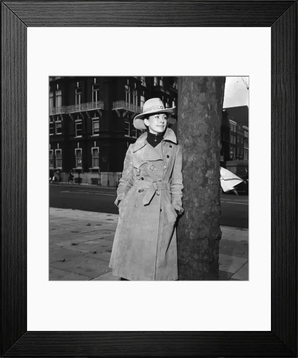 Framed Print : Actress Nanette Newman pictured in Sloane Square, London. 17th November 1973 Framed Print : Actress Nanette Newman pictured in Sloane Square, London. 17th November 1973