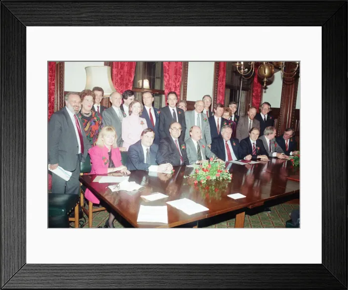Framed Print : 1989 Labour Party Shadow Cabinet, newly elected, Photocall, Westminster, London Framed Print : 1989 Labour Party Shadow Cabinet, newly elected, Photocall, Westminster, London