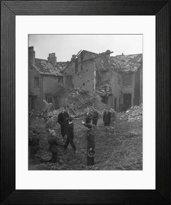 Framed Print : Damage to housing in Bordesley Green, Birmingham following an air raid on the city Framed Print : Damage to housing in Bordesley Green, Birmingham following an air raid on the city