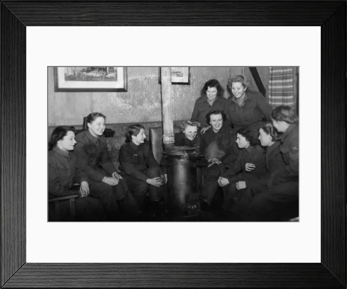 Framed Print : The countrys first mixed Ack-Ack'Battery in the North West region of
