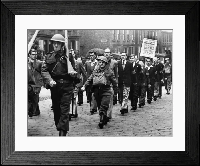 Framed Print : The latest recruits carry a poster in a march of the 77th Lancashire (Bootle Framed Print : The latest recruits carry a poster in a march of the 77th Lancashire (Bootle
